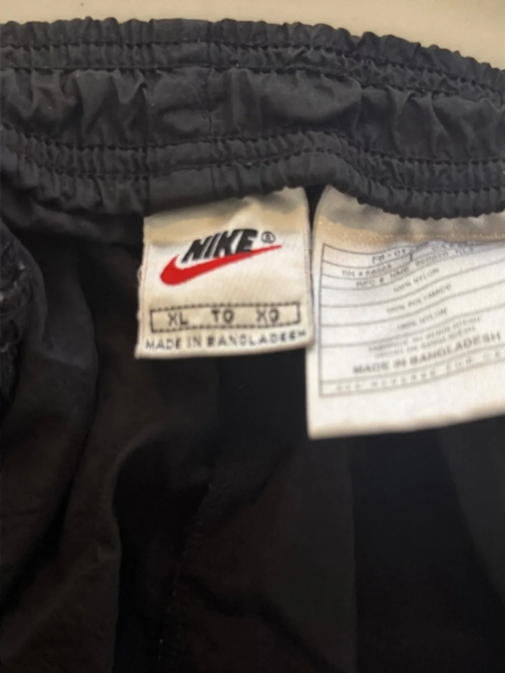 Vintage NIKE nylon crinkle-knit workout pants
